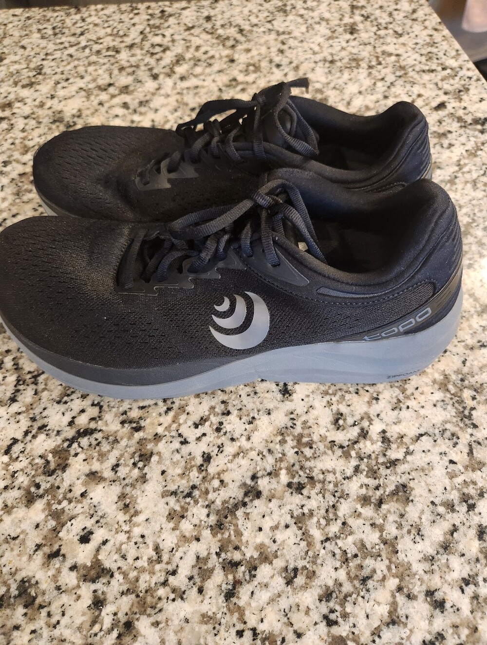 Womens Topo Size 10.5